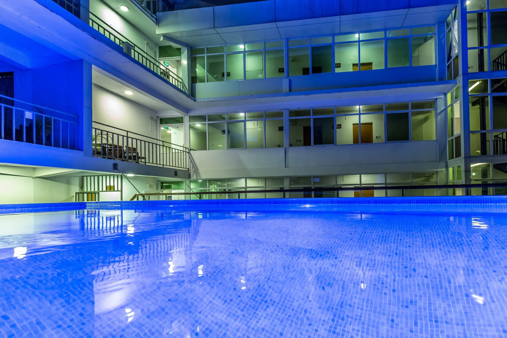 Sky View Hotel Янгон Экстерьер фото