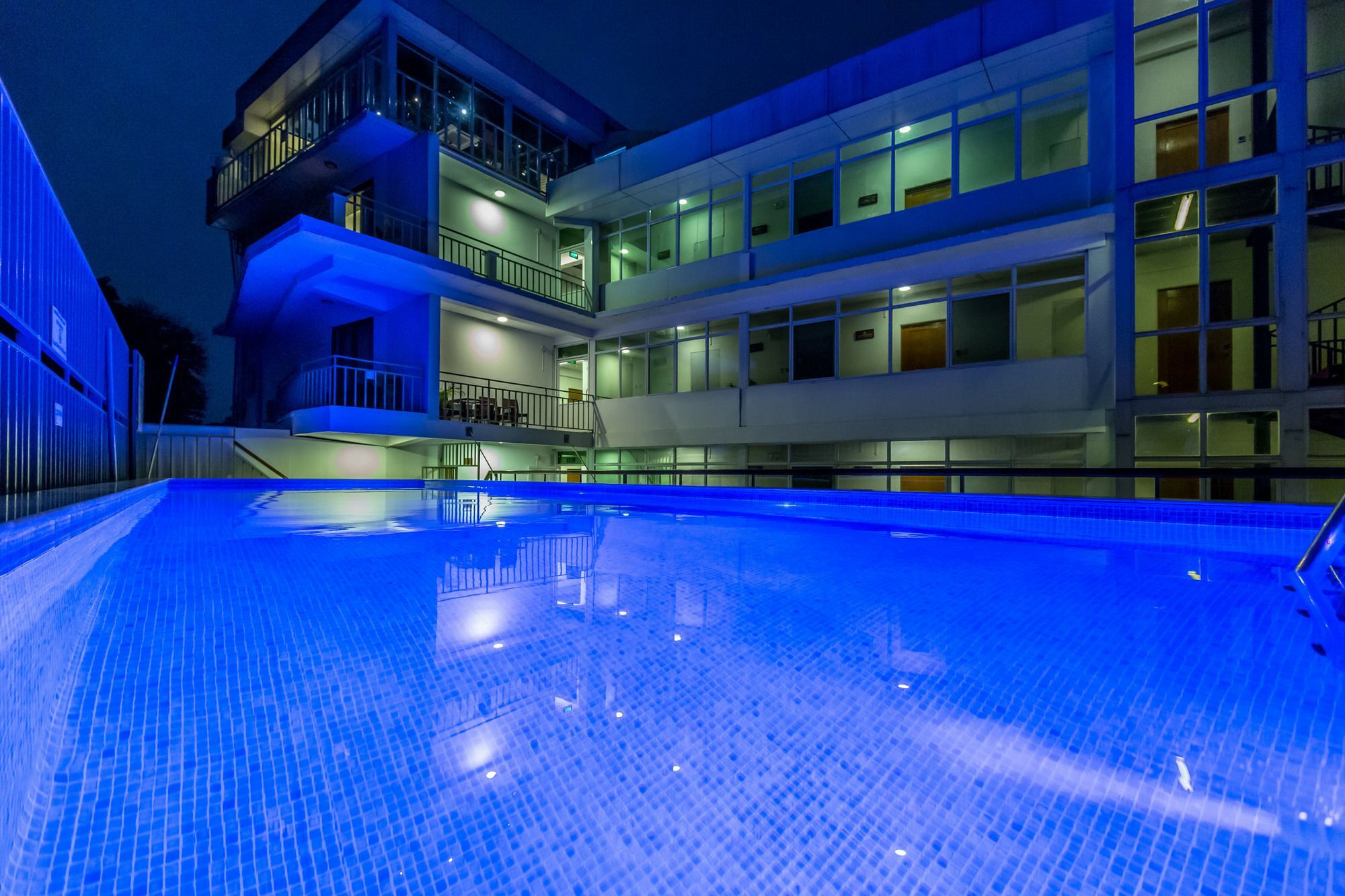 Sky View Hotel Янгон Экстерьер фото