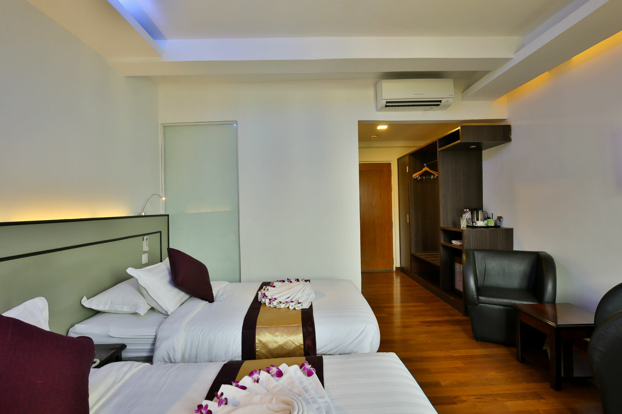 Sky View Hotel Янгон Экстерьер фото