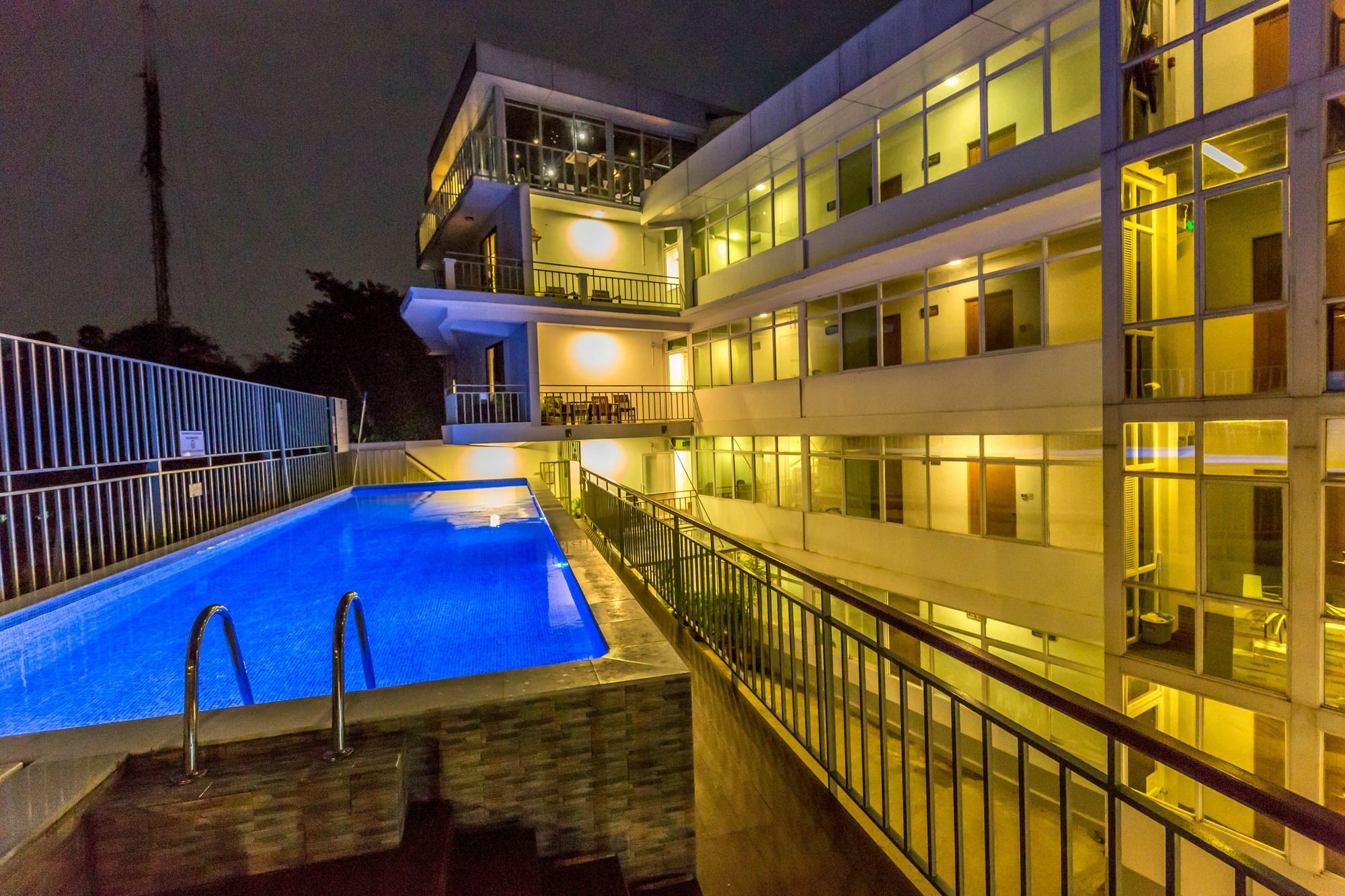 Sky View Hotel Янгон Экстерьер фото